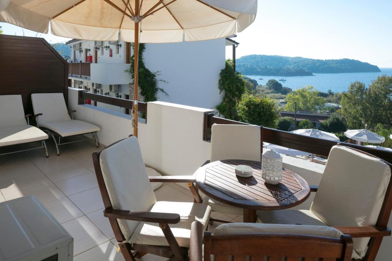 Magic Hotel อายา ปารัสเกวี ภายนอก รูปภาพ